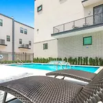 Fully-Furnished Townhouse With Luxury Amenities