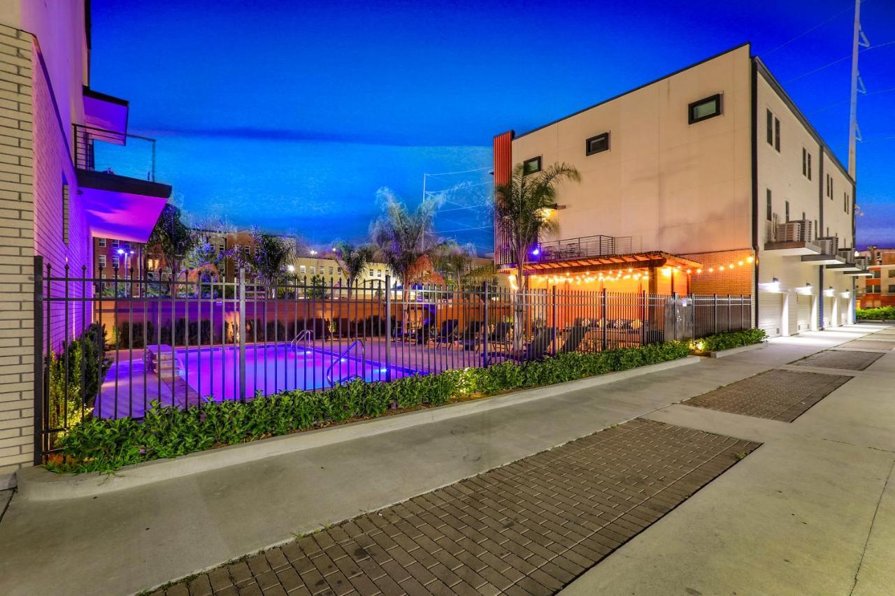 Fully-furnished Townhouse With Luxury Amenities Holiday home New Orleans