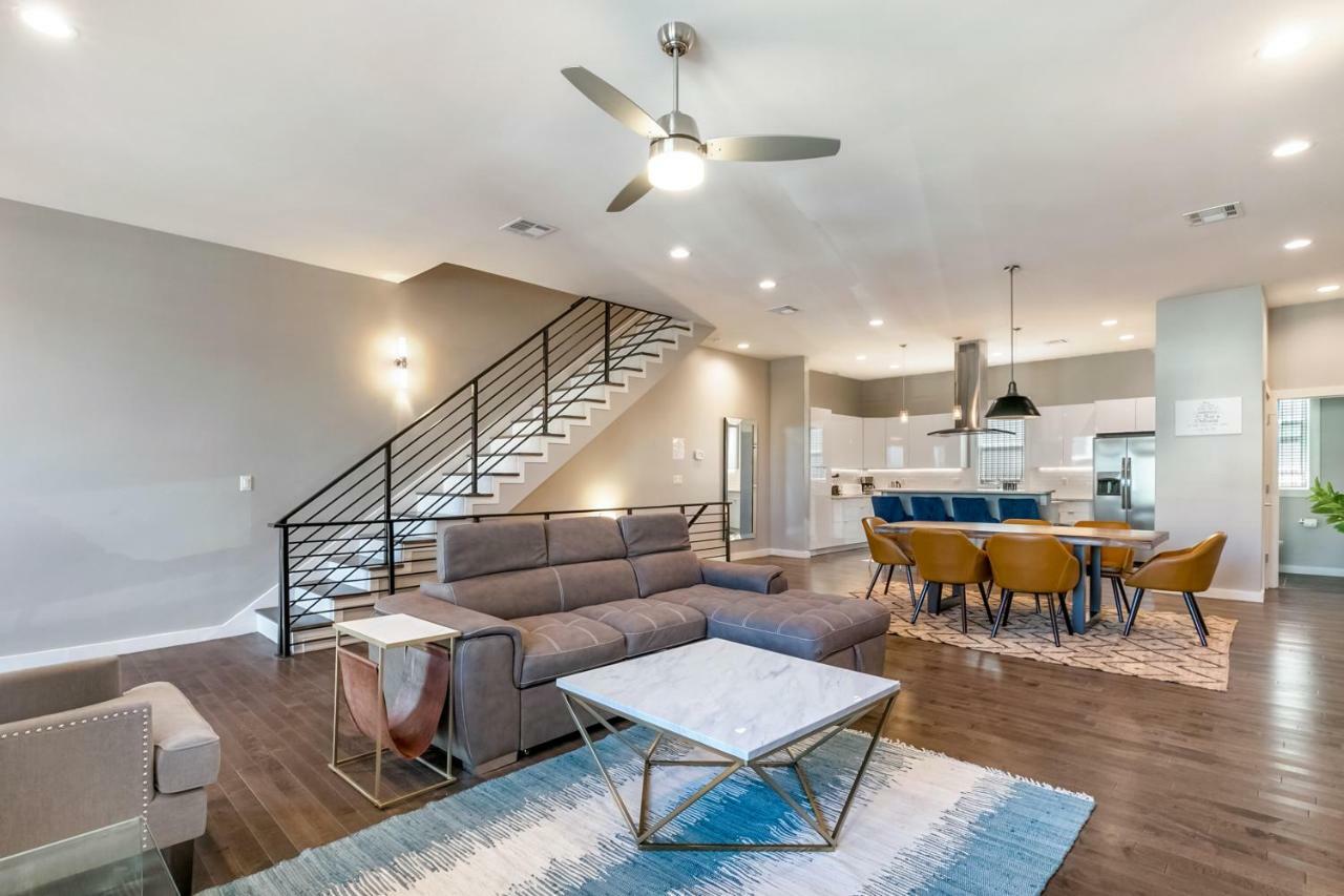Fully-furnished Townhouse With Luxury Amenities Holiday home New Orleans